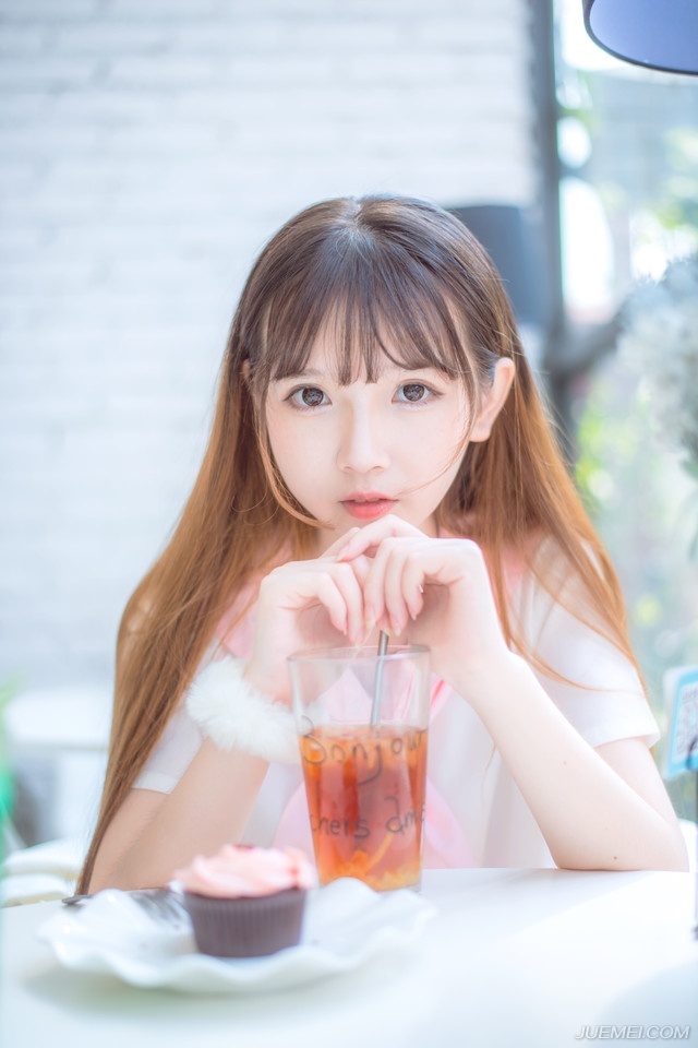 祝你，历遍山河，依然觉得人生值得。敬我，往后余生，水远山长安适如常。